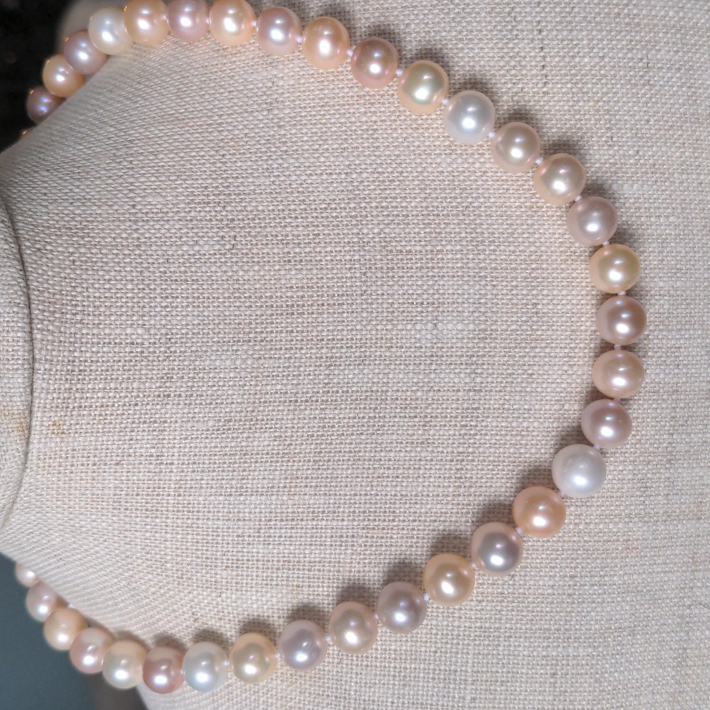 NWT Genuine Pearl Necklace , 14k Gold Clasp, Cream, Pink,  Large 9.5-10.5mm, - Picture 4 of 8